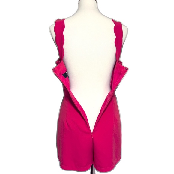 Adelyn Rae Lenora Scallop Romper Size Small - Picture 9 of 16